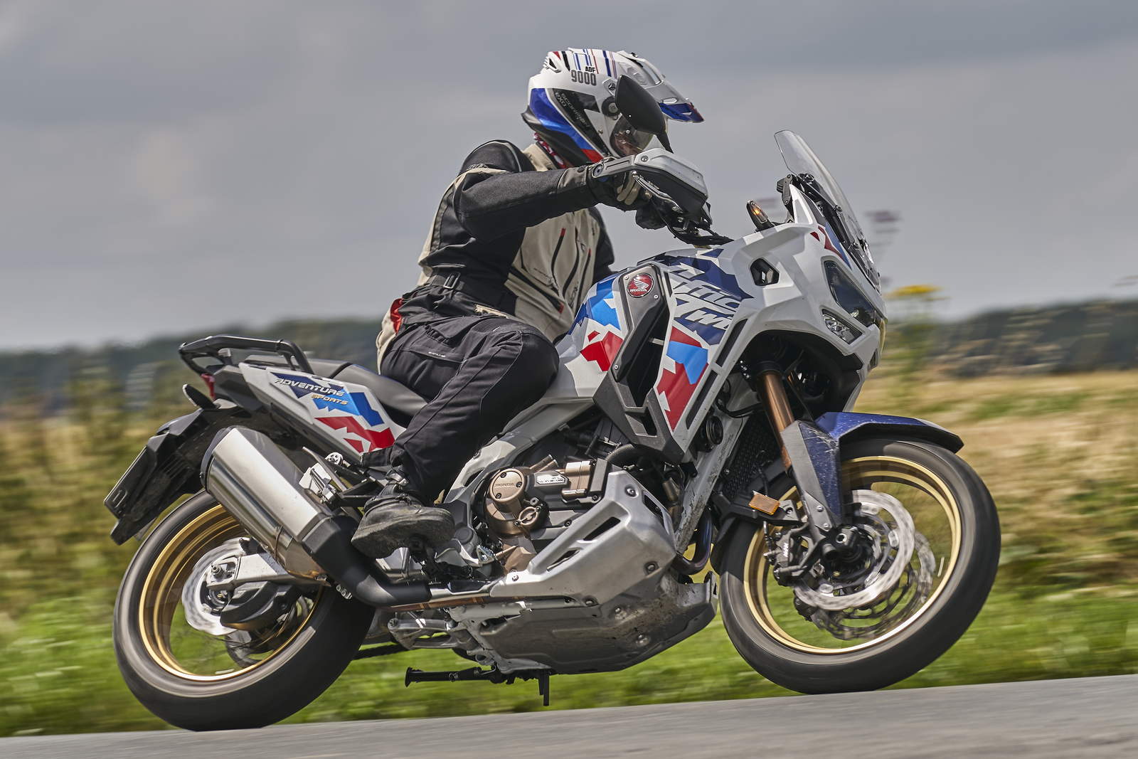 Honda Africa Twin CRF 1100 vs Moto Guzzi Stelvio